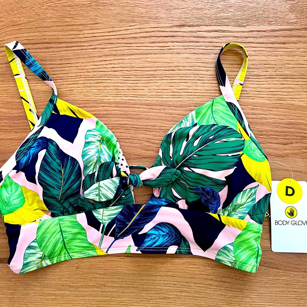 Body Glove, D size bikini top